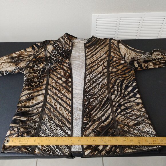 Chico’s Open-Front Animal/Geometric Print Jacket – Size 1 – Gently Worn - Picture 7 of 14